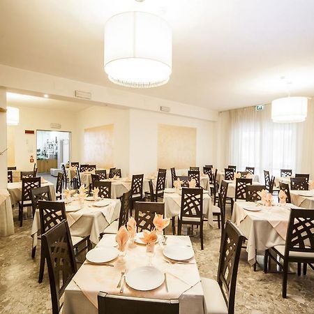Hotel Marilonda Rimini Exterior foto