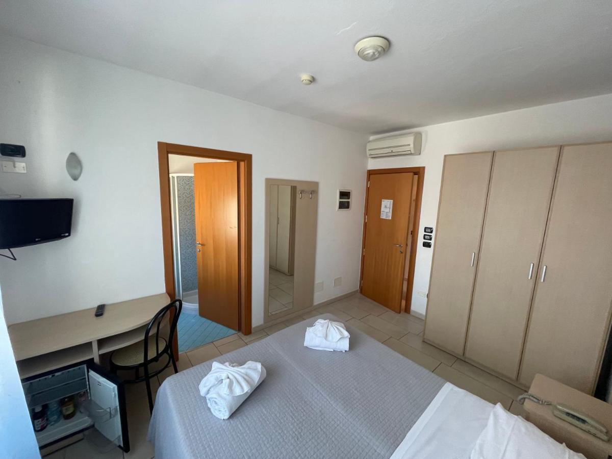 Hotel Marilonda Rimini Zimmer foto